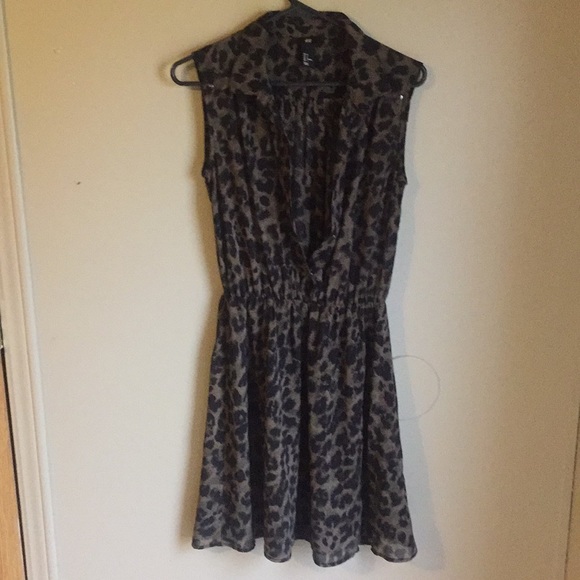 H&M Dresses & Skirts - H&M leopard print dress